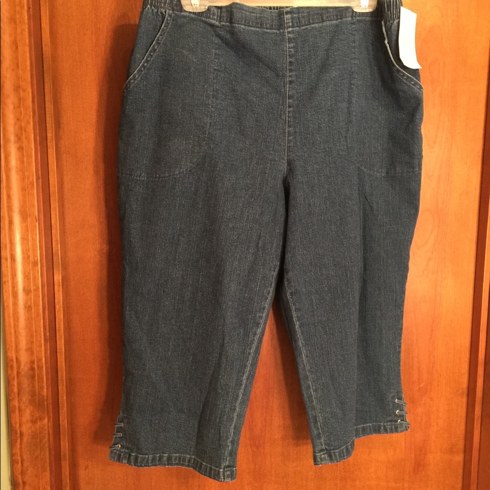 Croft and Barrow stretch Capri denim blue